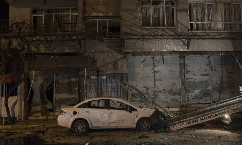Τουρκία: Δύο νεκροί και 16 τραυματίες από ρουκέτες που εκτόξευσαν οι Κούρδοι