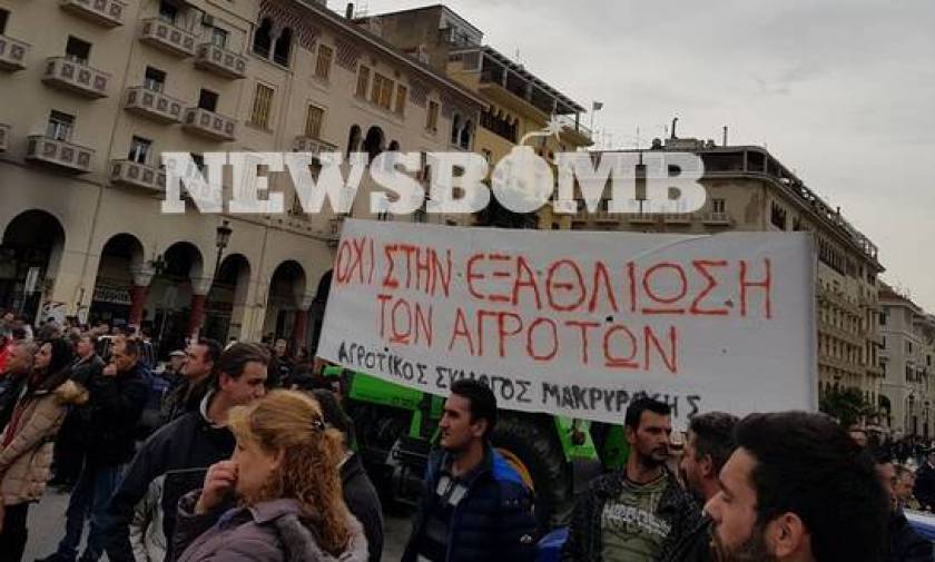 Θεσσαλονίκη: Συγκέντρωση και πορεία των αγροτών στο κέντρο της πόλης (pics)