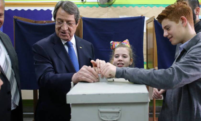 Εκλογές Κύπρος: Άσκησε το εκλογικό του δικαίωμα ο Αναστασιάδης