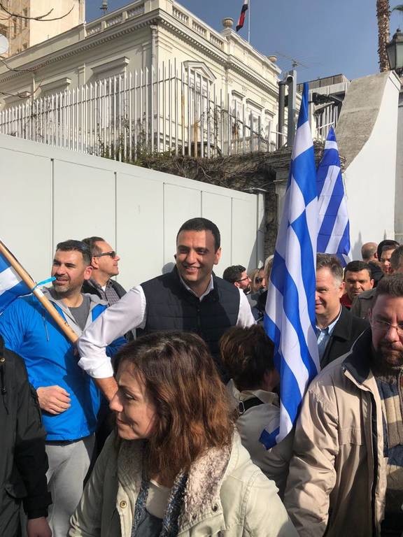 Συλλαλητήριο Αθήνα: Στο Σύνταγμα ο Βασίλης Κικίλιας (pics)