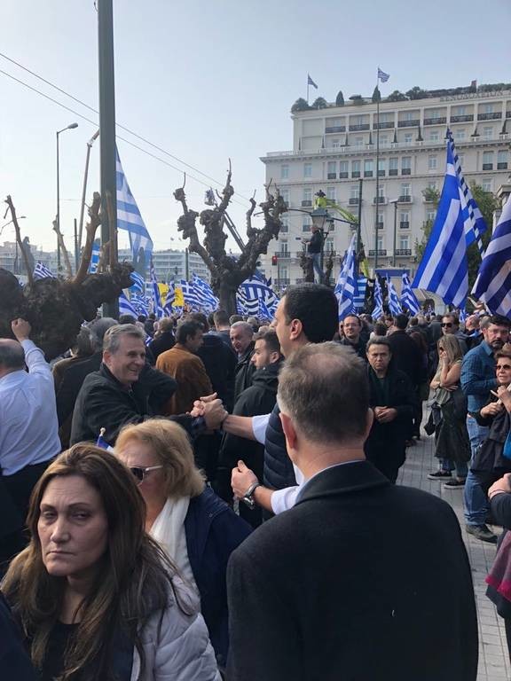 Συλλαλητήριο Αθήνα: Στο Σύνταγμα ο Βασίλης Κικίλιας (pics)