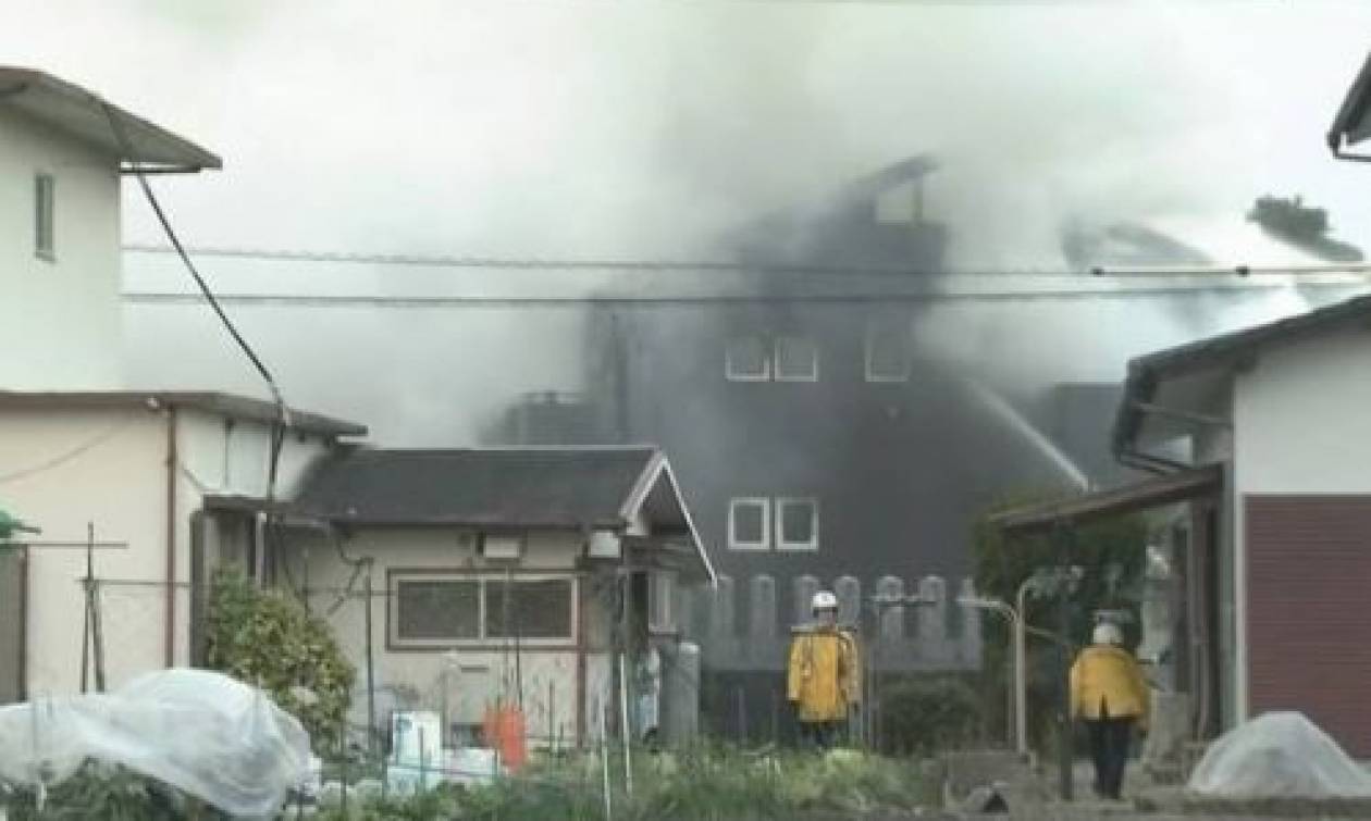 Ιαπωνία: Ελικόπτερο Aπάτσι συνετρίβη σε κατοικημένη περιοχή - Δύο νεκροί (pics&vids)