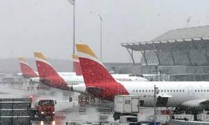 Το απόλυτο χάος στην Ισπανία: Ακύρωση πτήσεων και κλειστά σχολεία λόγω του χιονιά (pics)