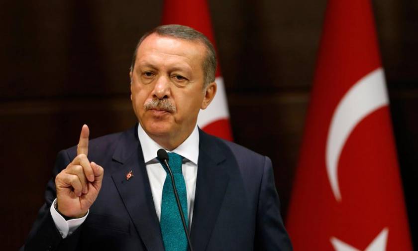Σε ρόλο δικτάτορα ο Ερντογάν: Κόβει τη λέξη «Τουρκία» από φορείς και ενώσεις της γείτονος