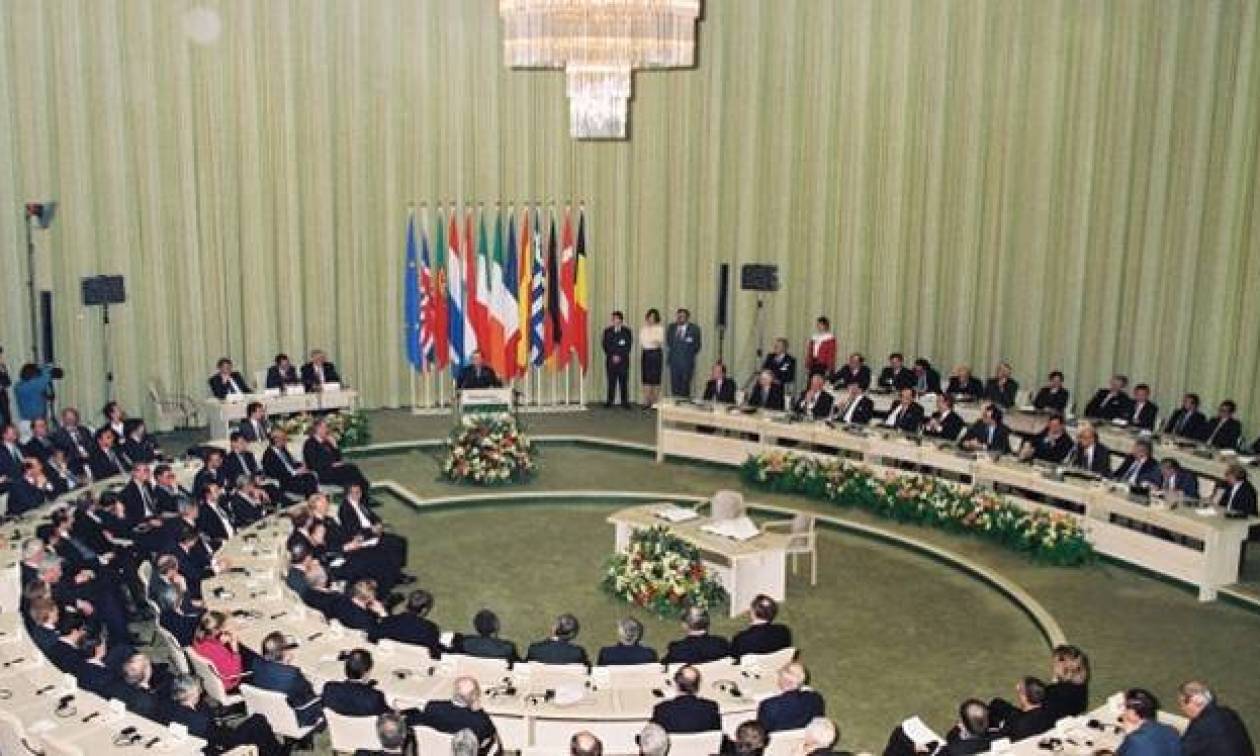 Σαν σήμερα το 1992 υπογράφεται η συνθήκη του Μάαστριχτ