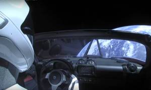 Απίστευτο: Ο Έλον Μασκ «εκτόξευσε» αυτοκίνητο με προορισμό τον πλανήτη Άρη – Δείτε το «επικό» βίντεο