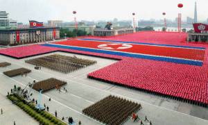 Βόρεια Κορέα: Δείτε την εντυπωσιακή στρατιωτική παρέλαση στην Πιονγιάνγκ (Vid)