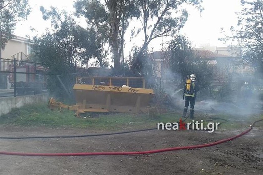 Έκτακτο: Πυρκαγιά δίπλα σε σχολείο με μαθητές στην Κρήτη
