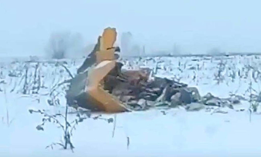 Συντριβή αεροσκάφους στη Μόσχα: Θρήνος για τα 71 θύματα της αεροπορικής τραγωδίας (pics+vids)