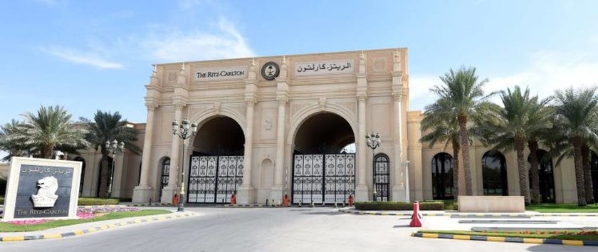Σ.Αραβία:Άνοιξε το ξενοδοχείο όπου είχαν φυλακίσει πρίγκιπες - Υποδέχτηκαν τους πελάτες με χουρμάδες