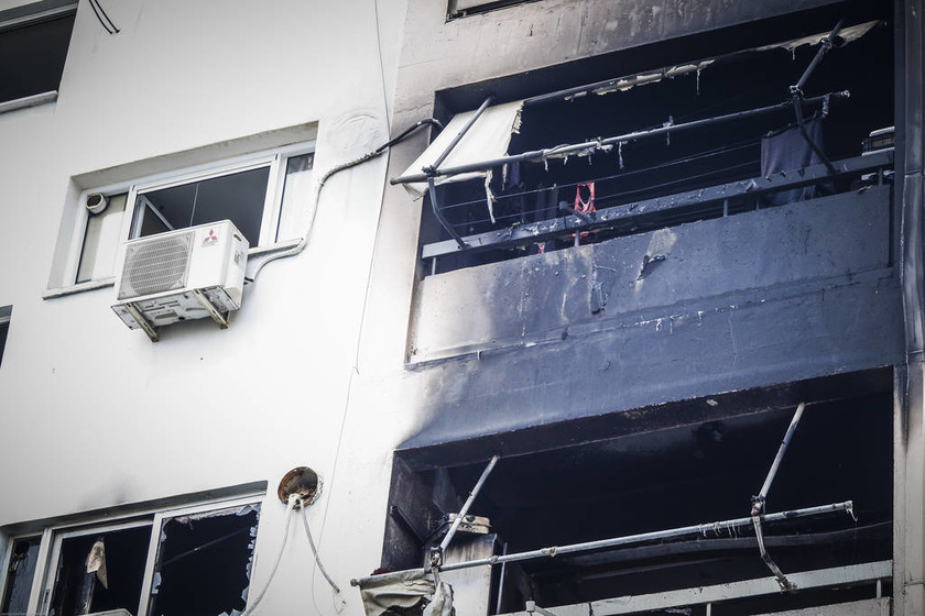 Σοκ στο Περιστέρι: Παλαίμαχος ποδοσφαιριστής κάηκε μέσα στο διαμέρισμά του (pics)