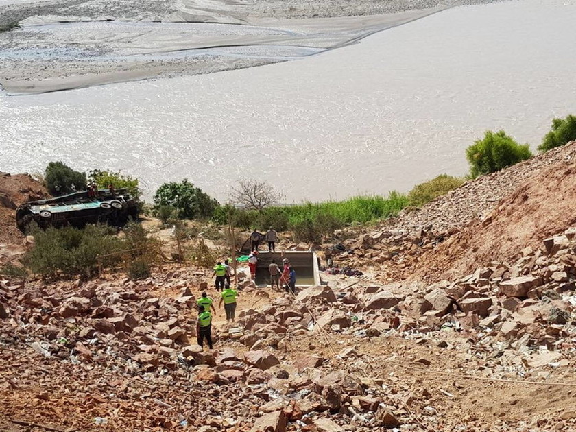 Τραγωδία στο Περού: Δεκάδες νεκροί από πτώση λεωφορείου σε φαράγγι (pics)