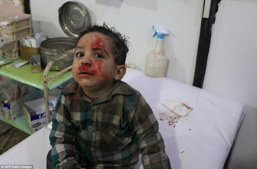 «Λουτρό αίματος» στη Συρία: Περισσότεροι από 500 άμαχοι νεκροί (ΠΡΟΣΟΧΗ! ΣΚΛΗΡΕΣ ΕΙΚΟΝΕΣ) 