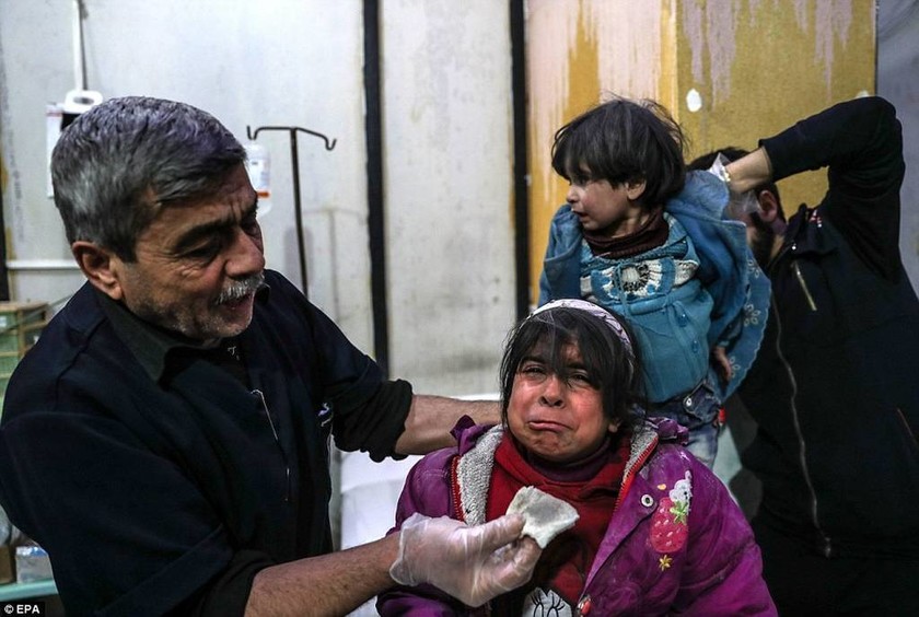 «Λουτρό αίματος» στη Συρία: Περισσότεροι από 500 άμαχοι νεκροί (ΠΡΟΣΟΧΗ! ΣΚΛΗΡΕΣ ΕΙΚΟΝΕΣ) 