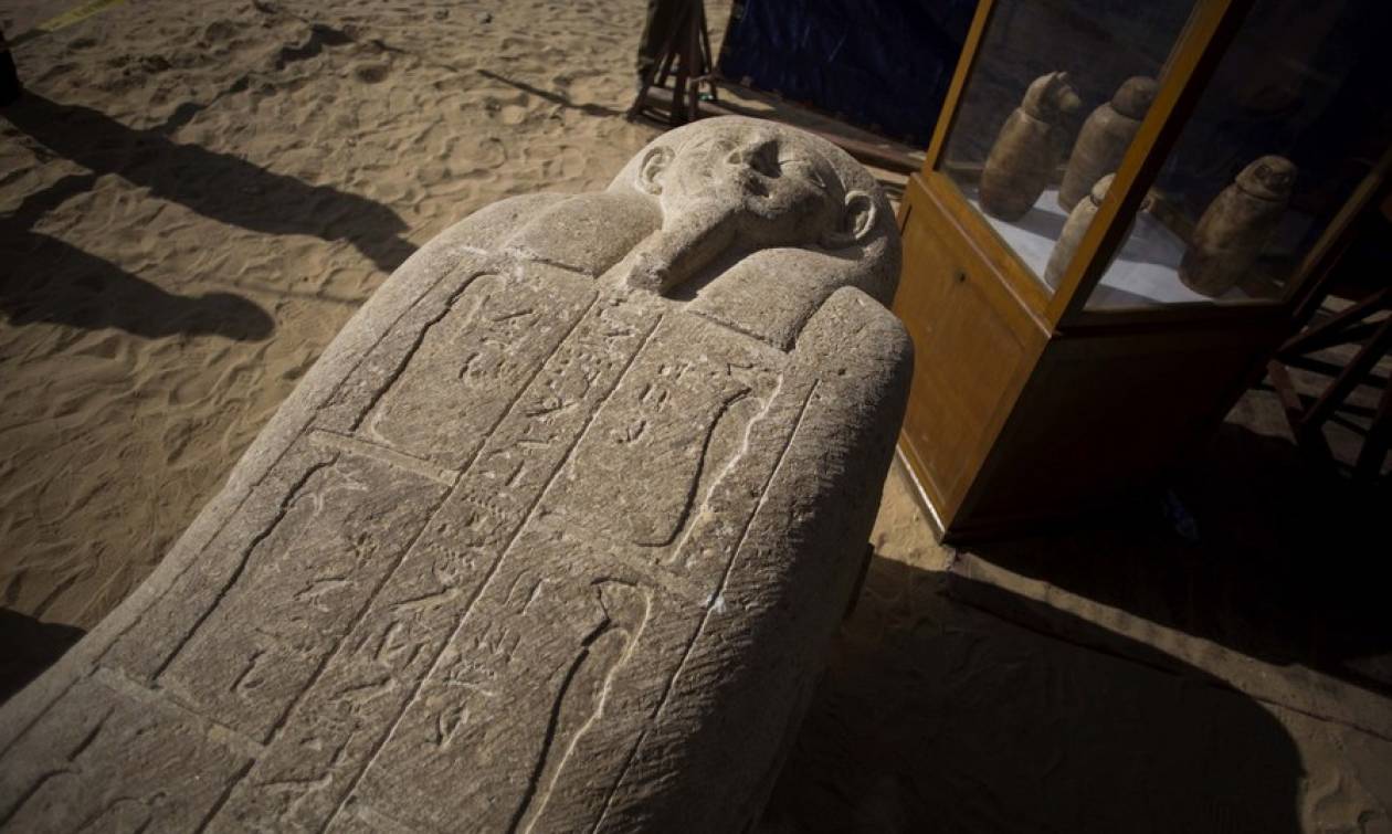 Σπουδαία αρχαιολογική ανακάλυψη στην Αίγυπτο: Βρήκαν την «αρχαία πόλη των νεκρών» (pics)