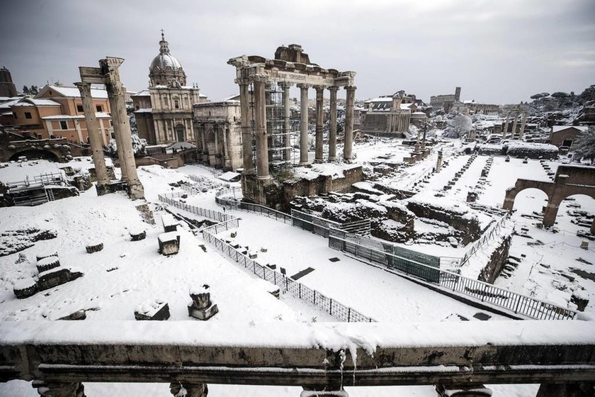 Φονικός χιονιάς «χτυπά» την Ευρώπη: Εννέα νεκροί από το σιβηρικό ψύχος (pics+vids)