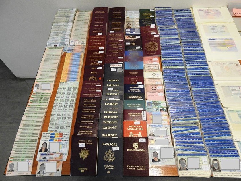 Εξάρθρωση εγκληματικής οργάνωσης που έκλεβε και παραποιούσε ταξιδιωτικά έγγραφα (pics)