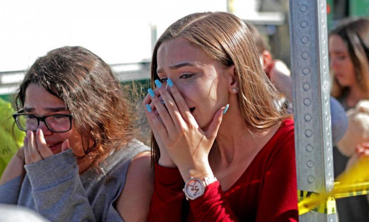 Επιστροφή στον τόπο της τραγωδίας: Δάκρυα και πόνος στο σχολείο της Φλόριντα που ανοίγει ξανά σήμερα