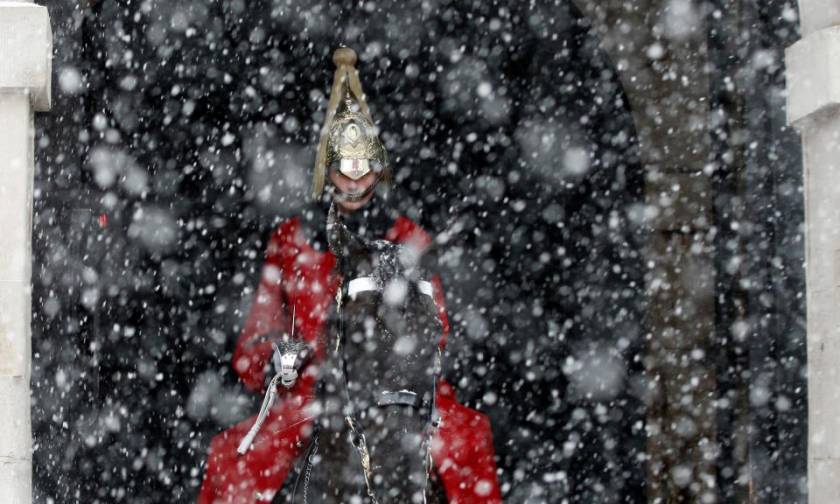 Σιβηρικό ψύχος και σφοδρές χιονοθύελλες σαρώνουν την Ευρώπη – Στους 45 ο αριθμός των νεκρών (Pics)
