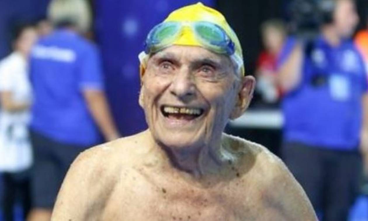 Το λέει η καρδιά του: Κολυμβητής ετών 99 έσπασε το παγκόσμιο ρεκόρ!