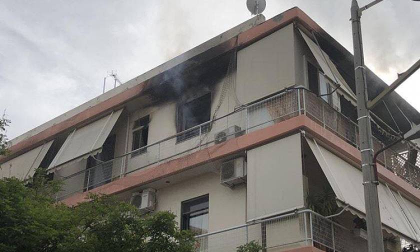 Φωτιά σε διαμέρισμα στο Ελληνικό (photos)
