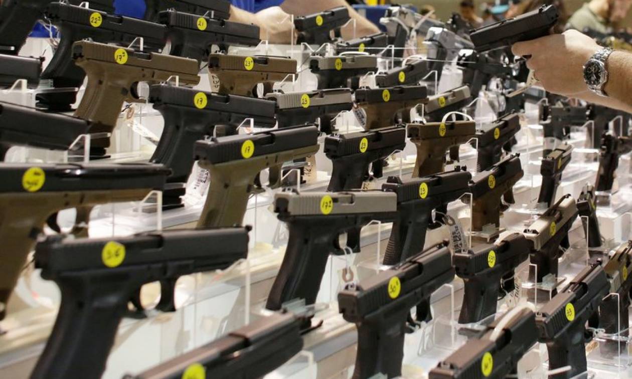 Φλόριντα: Εγκρίθηκε νόμος που προβλέπει ότι ορισμένοι εκπαιδευτικοί θα μπορούν να οπλοφορούν