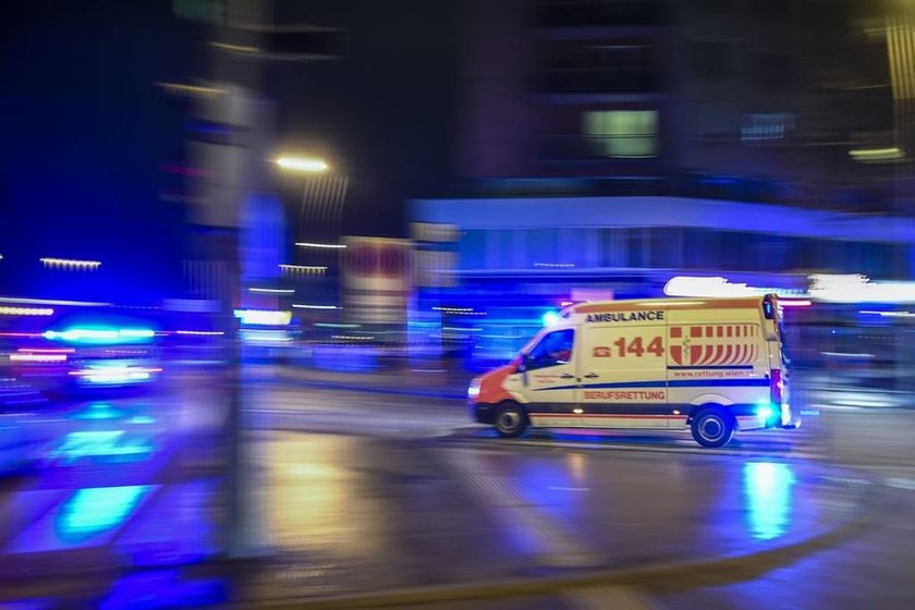 Συναγερμός στην Αυστρία: Τέσσερις τραυματίες από διπλή επίθεση με μαχαίρι (Pics)