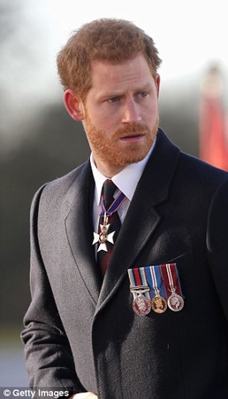 475AD19E00000578 5183199 Prince Harry returned to Sandhurst military academy to hand out a 59 1513347845798