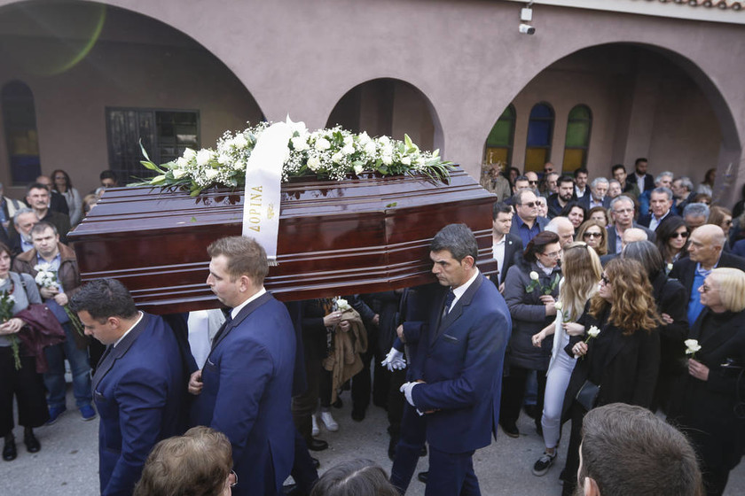 Το «τελευταίο αντίο» στο Βασίλη Μουλόπουλο: Παρών στην κηδεία ο Αλέξης Τσίπρας (pics)