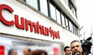 Τουρκία: Αποφυλακίστηκαν υπό όρους δύο δημοσιογράφοι της «Cumhuriyet»