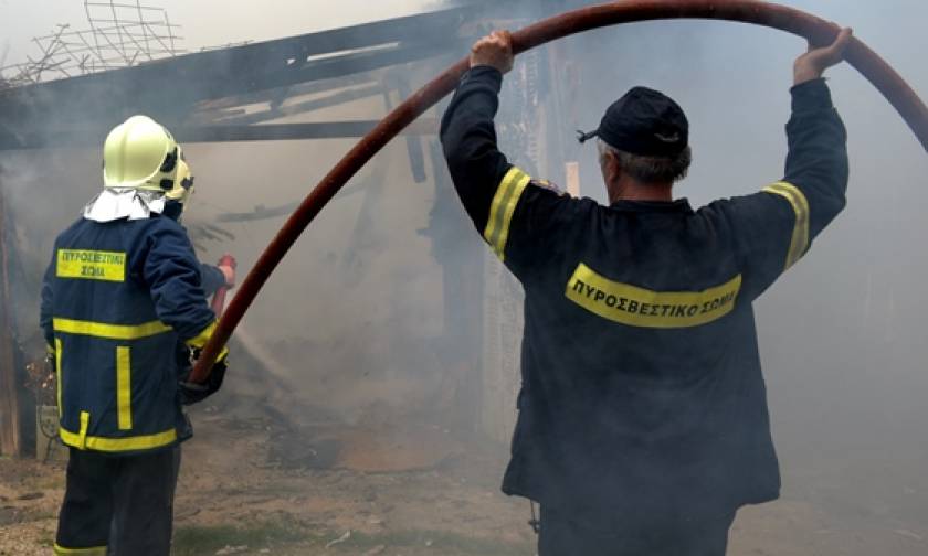 Χανιά: Μεγάλη φωτιά και εκρήξεις σε σπίτι μετά από φωτιά σε λέβητα