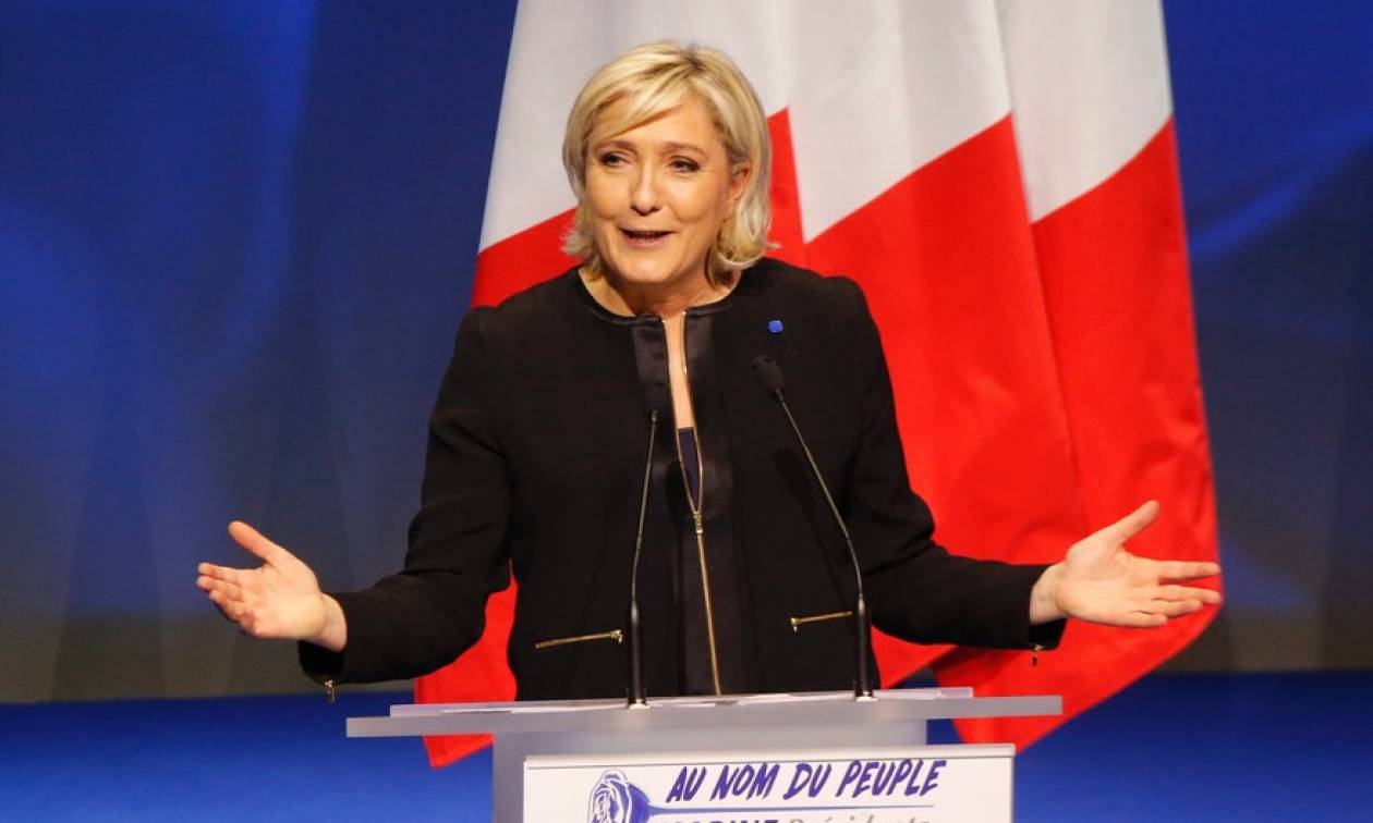 Γαλλία: Η Λεπέν μετονομάζει το «Εθνικό Μέτωπο» σε «Εθνικό Συναγερμό»