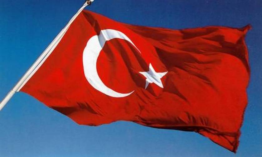 Power of Love: Παίκτρια ποζάρει με φόντο την Τουρκική σημαία - Σεισμός στο ίντερνετ!