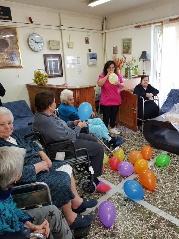 Κρήτη: Γιαγιά γίνεται 103 ετών και το γιορτάζει! (pics)