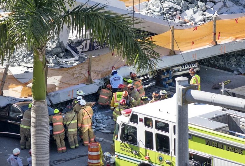 ΗΠΑ: Βίντεο - ντοκουμέντο από την κατάρρευση της πεζογέφυρας στο Μαϊάμι με τους τέσσερις νεκρούς