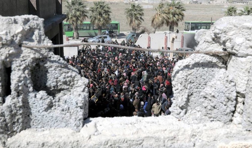 «Λουτρό αίματος» στη Συρία: Περισσότεροι από 42 άμαχοι νεκροί – Χιλιάδες εγκαταλείπουν τη Γούτα 