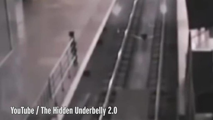 Ανατριχιαστικό βίντεο: Τρένο φάντασμα μεταφέρει επιβάτες σε παράλληλο σύμπαν!