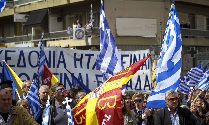 Συγκίνηση στον Πύργο: Εκατοντάδες πολίτες βροντοφώναξαν για την ελληνικότητα της Μακεδονίας (pics)