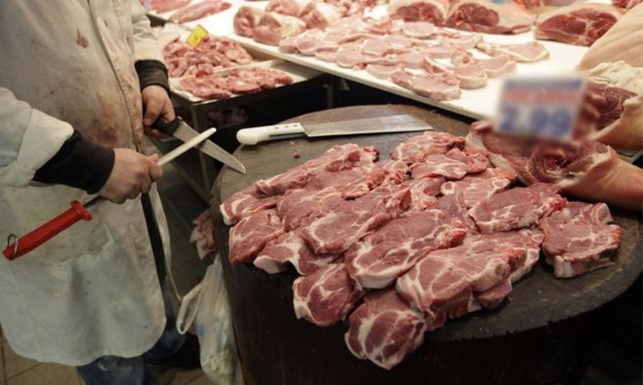 Πειραιάς: Ετοιμάζονταν να βγάλουν ακατάλληλο κρέας στην αγορά