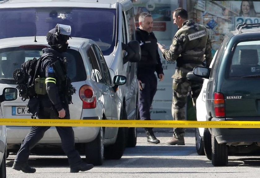 Γαλλία: Το Ισλαμικό Κράτος ανέλαβε την ευθύνη για την επίθεση στην Τρεμπ (pics+vids)
