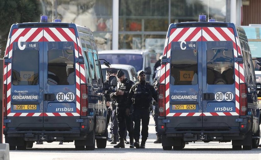 Γαλλία: Συγκλονίζουν οι μαρτυρίες από τις στιγμές φρίκης που έζησαν οι όμηροι στο σούπερ μάρκετ 