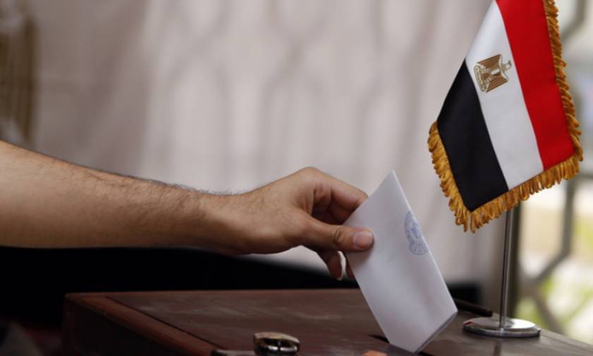 Αίγυπτος: Ψηφίζεις στις εκλογές; «Κερδίζεις» τρόφιμα, χρήματα και εισιτήρια για λούνα παρκ!