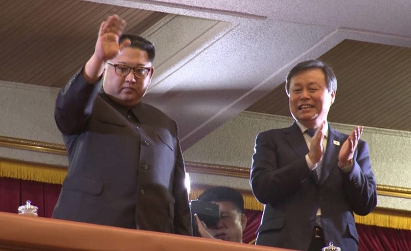 Η πρώτη ποπ συναυλία στη Βόρεια Κορέα είναι γεγονός και ο Κιμ Γιονγκ Ουν ήταν φυσικά εκεί (Pics)