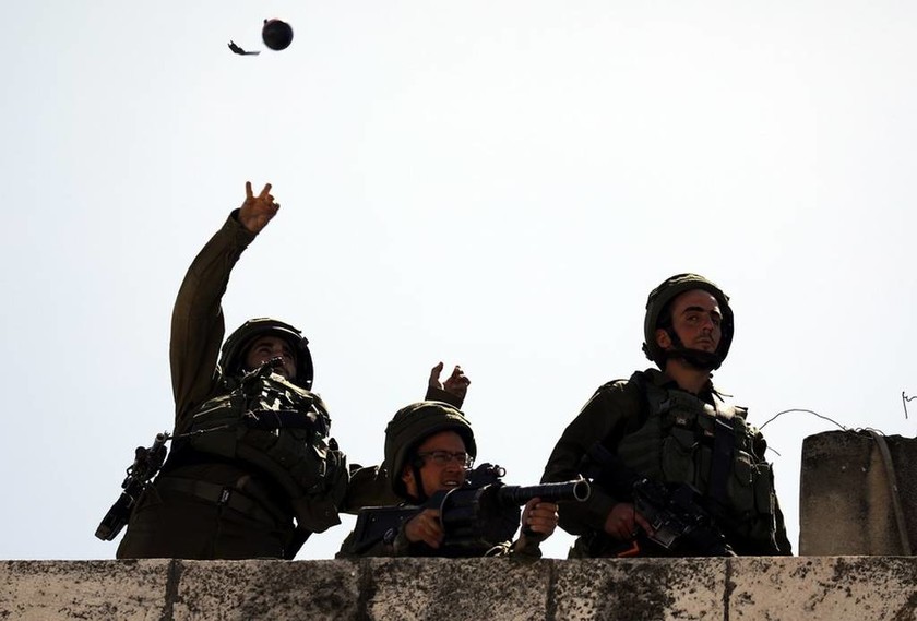 Με αίμα βάφτηκε η Γάζα: Ισραηλινοί στρατιώτες πυροβολούν διαδηλωτές στο «ψαχνό» - 70 τραυματίες