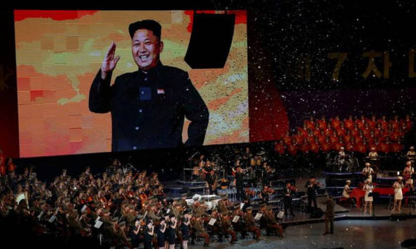 O Κιμ Γιονγκ - Ουν, ο ανώτατος ηγέτης της Β. Κορέας, σε συναυλία των K-pop και Red Velvet