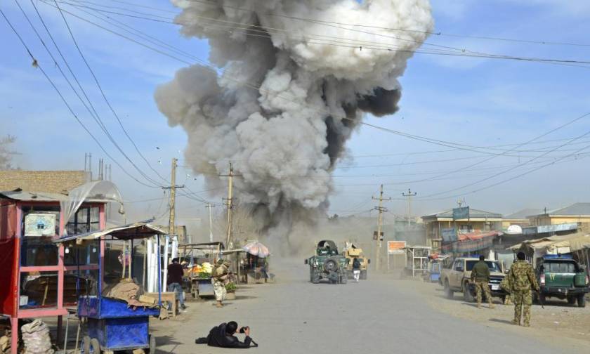 Αφγανιστάν: «Πολλά θύματα» σε αεροπορική επιδρομή εναντίον συγκέντρωσης των Ταλιμπάν