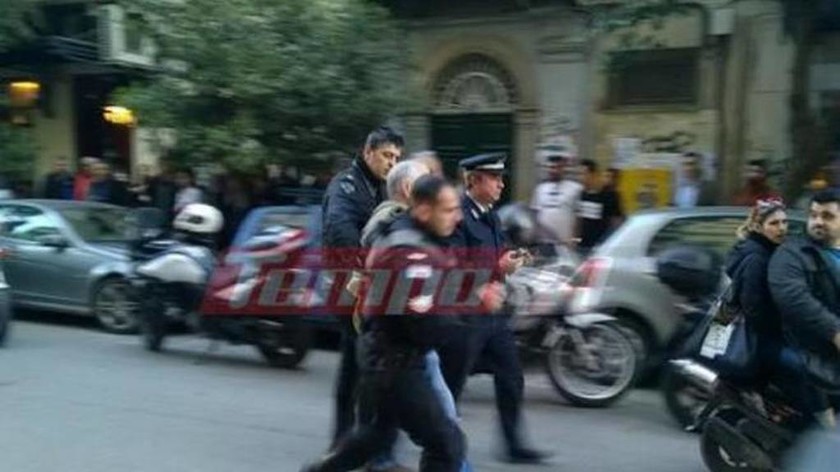 Χαμός στο κέντρο της Πάτρας: Πάρκαρε παράνομα, του πήραν τις πινακίδες και επιτέθηκε σε αστυνομικό!