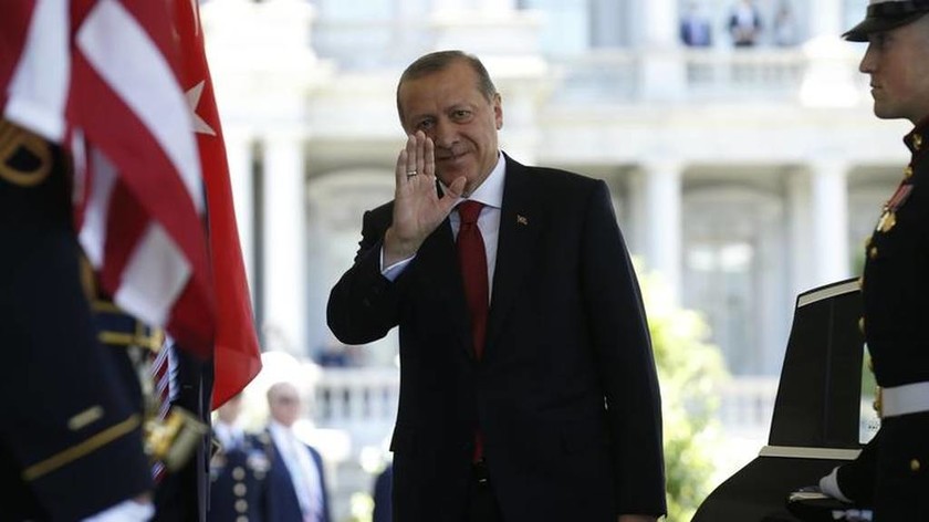 Ταγίπ Ερντογάν: Το σατανικό σχέδιο ενός κουλουρά που με ένα ποίημα έγινε Πρόεδρος της Τουρκίας