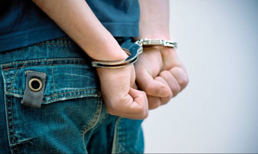 Σπείρα ανηλίκων ρήμαζε σπίτια στην Αττική - Συνελήφθη ένας 16χρονος