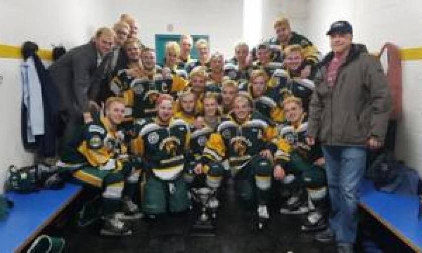 Canada crash: 14 killed as junior hockey team's bus and lorry collide